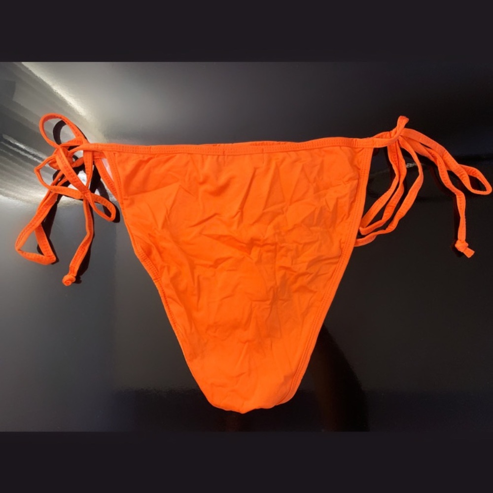 Orange Bikini - Picture 5 of 5
